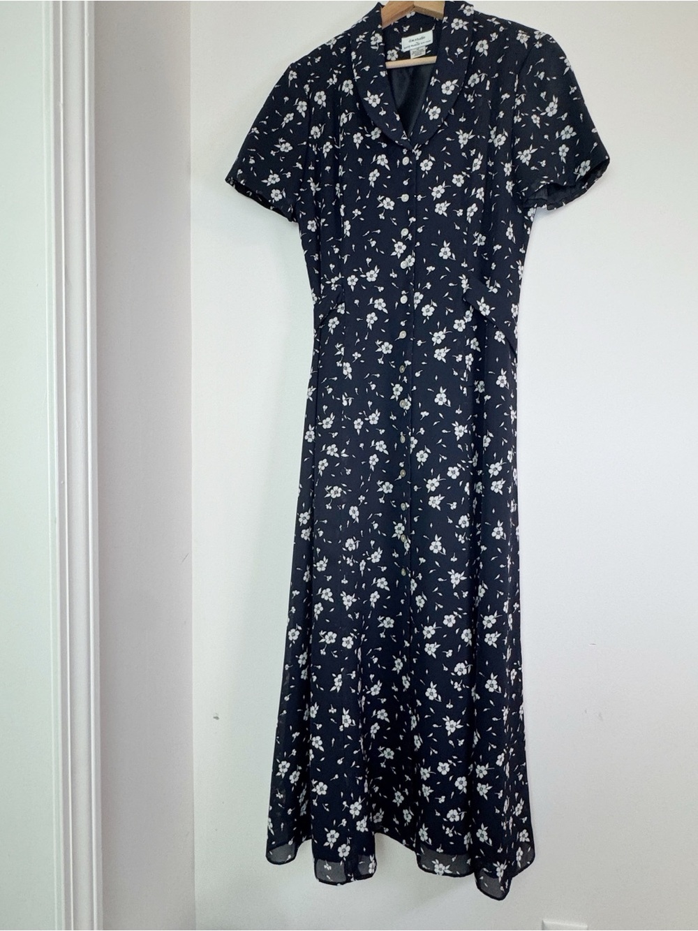 Vtg‎ d.w.studio short sleeve Floral maxi Dress with button front Notch Collar